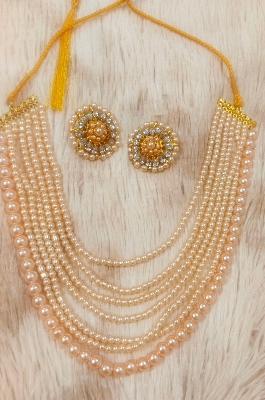Picture of Pearl Necklace Set for woman. Real pearl jewellery for stylish womanfolks. beautiful statement jewellery . Occasional wearing jewellery.