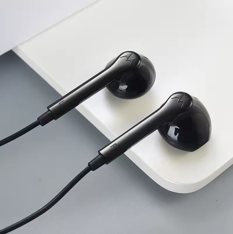 Picture of Motorola 3.5mm Wired Headphone