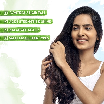 Picture of Mamaearth Onion Hair Oil for Hair Growth & Hair Fall Control with Onion Oil & Redensyl - 150ml