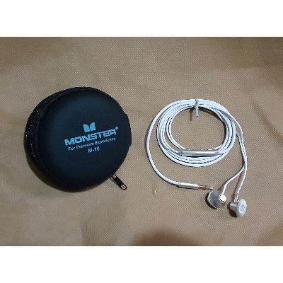 Picture of BEEVO BV-EM410 Wired Earphone 3.5mm Aux Plug In-Ear Sports Headsets Wired Earbuds Metal Earphone with Mic For Phone Samsung Xiaomi - Ear Phone