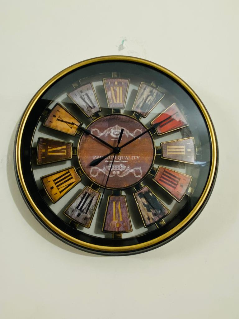 Picture of 28 CM Traditional Wall Clock Round Shape Vintage Fiber Made Roman Numeral Digit China Decorative Wall Clock - 28cm (Small Size)