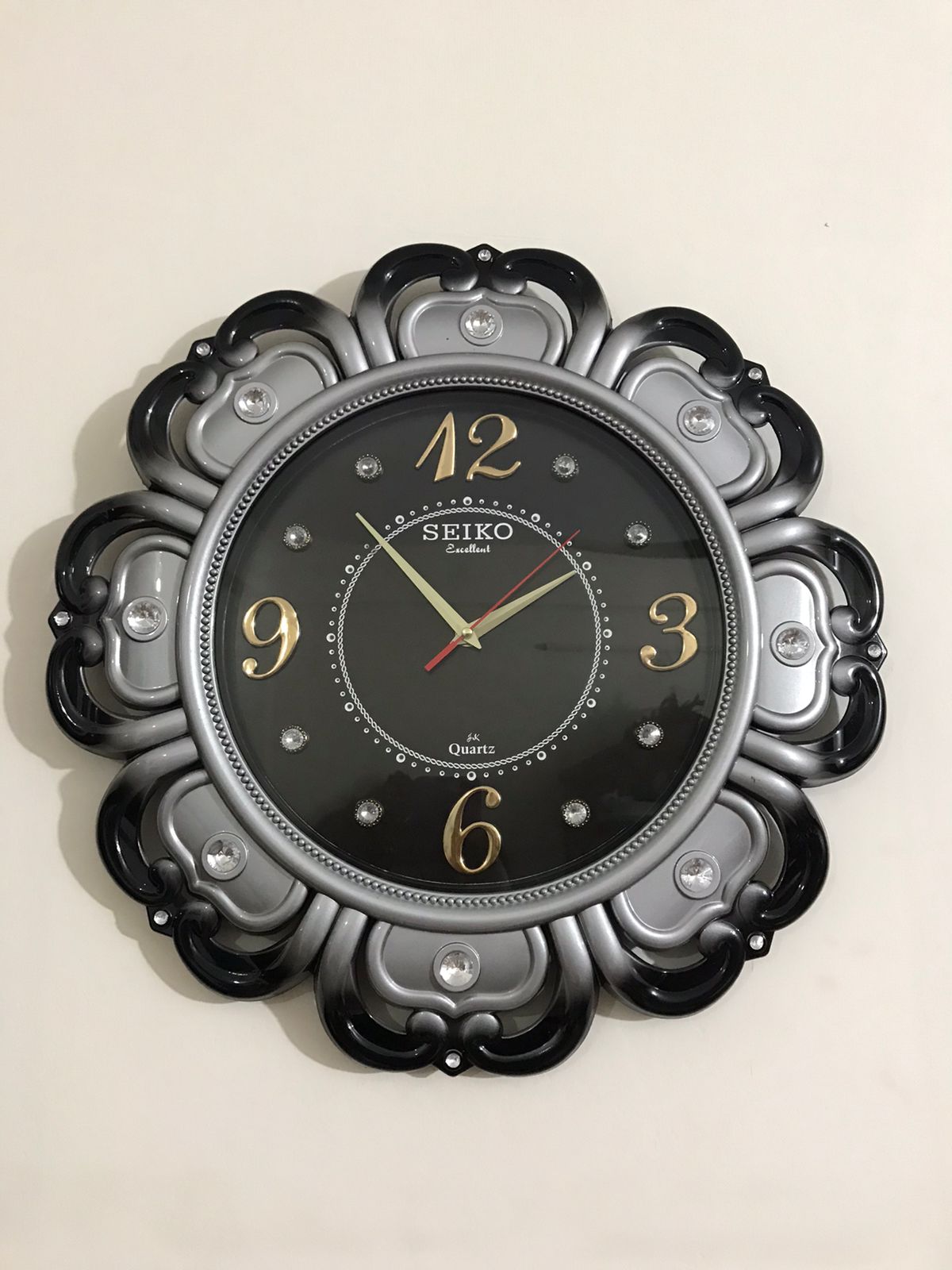 Picture of 48 CM Vintage Fiber Made Seiko Round Shape Decorative Wall Clock