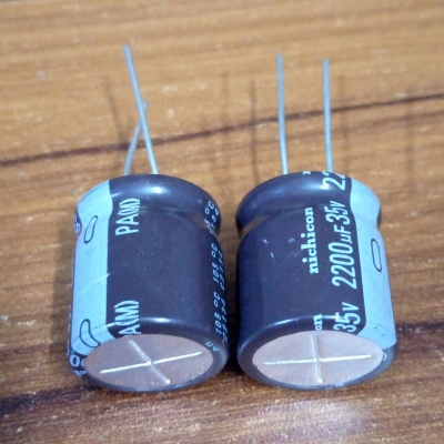 Picture of 2Pcs- 2200uF 35V RADIAL Electrolytic Capacitor 2200uF 35V Radial Polarized Aluminum Electrolytic Capacitors 2 Pin Leads Connections Leg