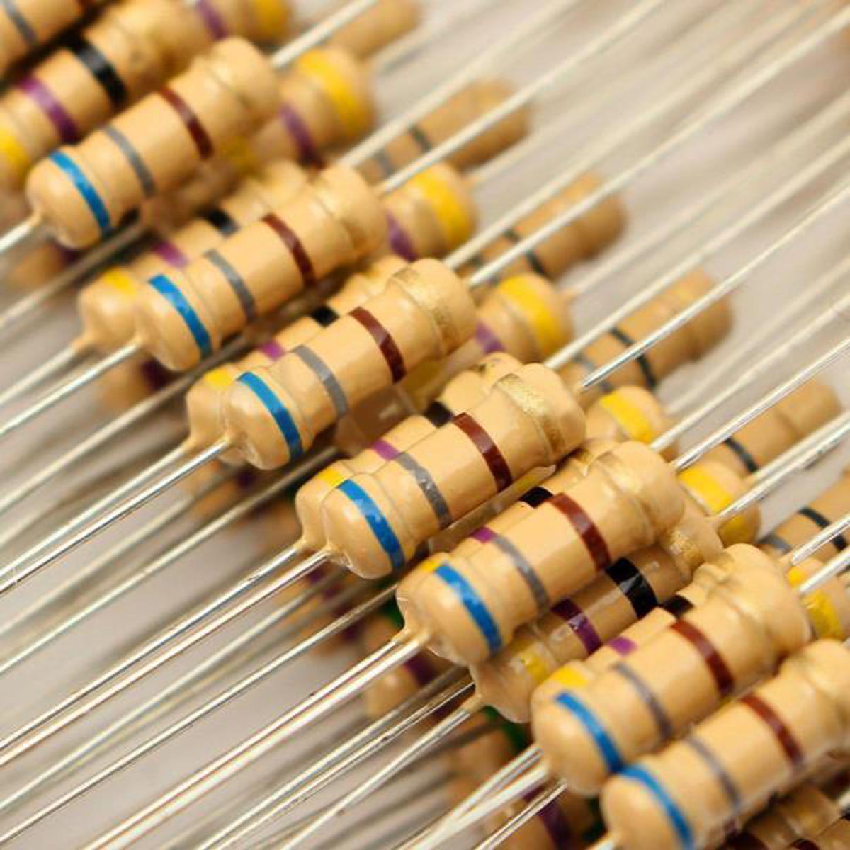 Picture of 25Pcs - 1/2 Watt 22 Ohm Resistor 5% 22 Ohm Carbon Film Resistor 22 Ohm Resistor 1/2W Resistance 0.25 Watt Resistor 22 Ohm 5% Tolerance Fixed Resistors 2 Pin Leads