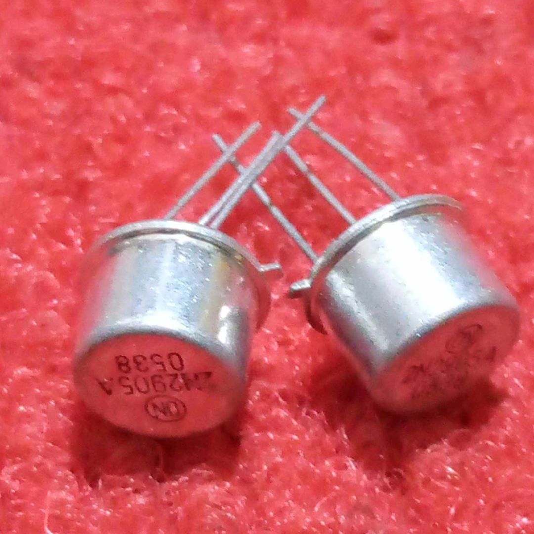 Picture of A Class 2N2905 2N-2905 2905 PNP Transistor 40V 800mA 800mW Bipolar Transistor TO-39 Metal Case 3 Pin Leads