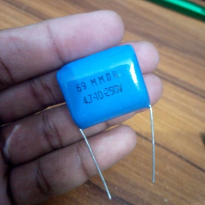 Picture of 3Pcs - METALLIZED 475K 250V Capacitor 4.7uf Capacitor Polypropylene 250V Capacitor Mylar 4700nF Polyester Film Capacitors 2 Pin Leads 250V 4.7uf Capacitor