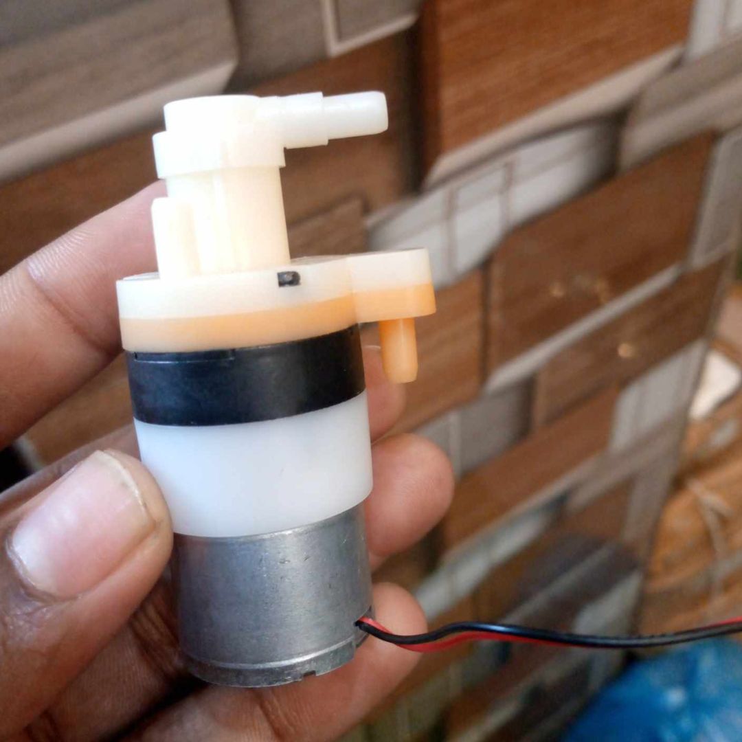 Picture of Water Pump DC 3.7V 2.5W 310 Compact Portable Diaphragm Oxygen Pump Fish Tank Folding Motor Exhaust Pipe