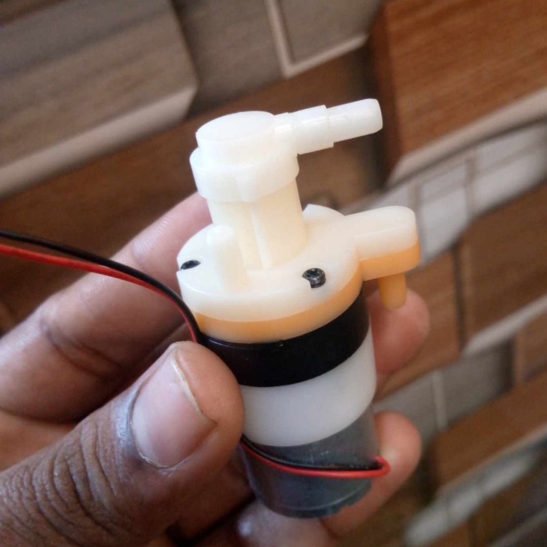 Picture of Water Pump DC 3.7V 2.5W 310 Compact Portable Diaphragm Oxygen Pump Fish Tank Folding Motor Exhaust Pipe
