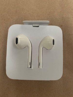 Picture of Apple Lightning Earpods in-Ear Wired Earphones for iphone 14/13/12/11/