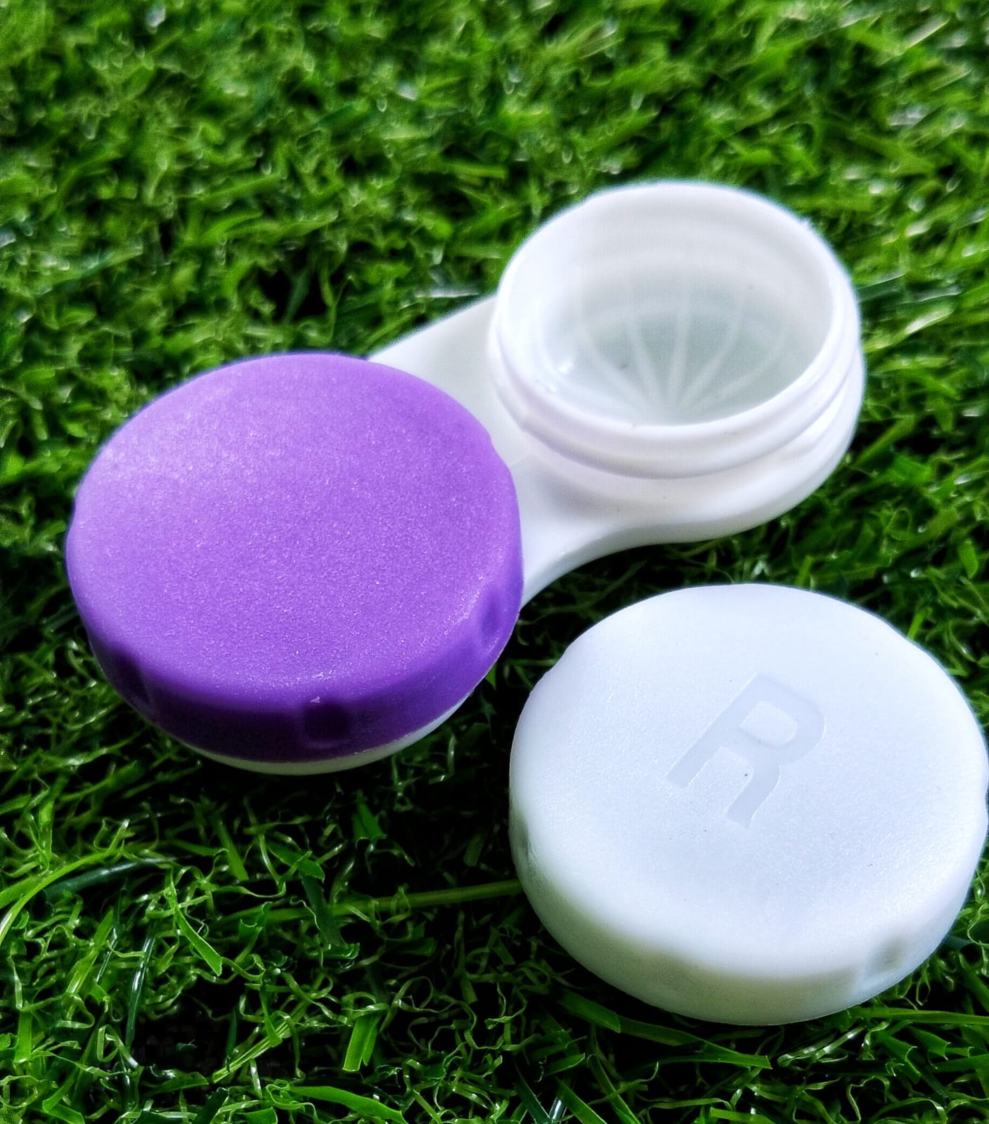 Picture of Mini Plastic Contact Lens kit , Lens case, kit box 4 color available 4pcs