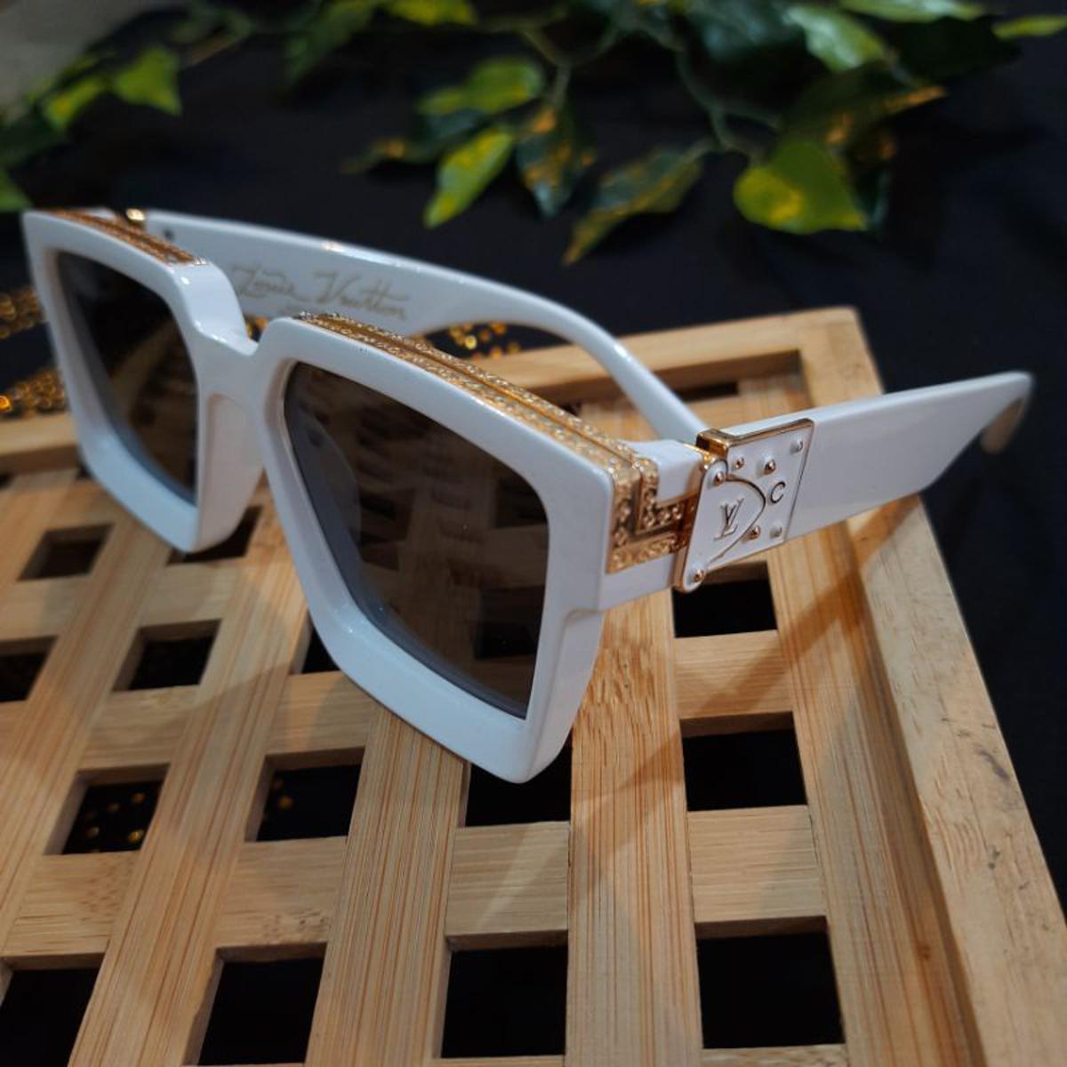 Picture of Luxury Brand Designer Oversized Square Sunglasses Men Women 2023 Fashion Thick Frame Hip Hop Glasses Mens UV400 Male Celebrity