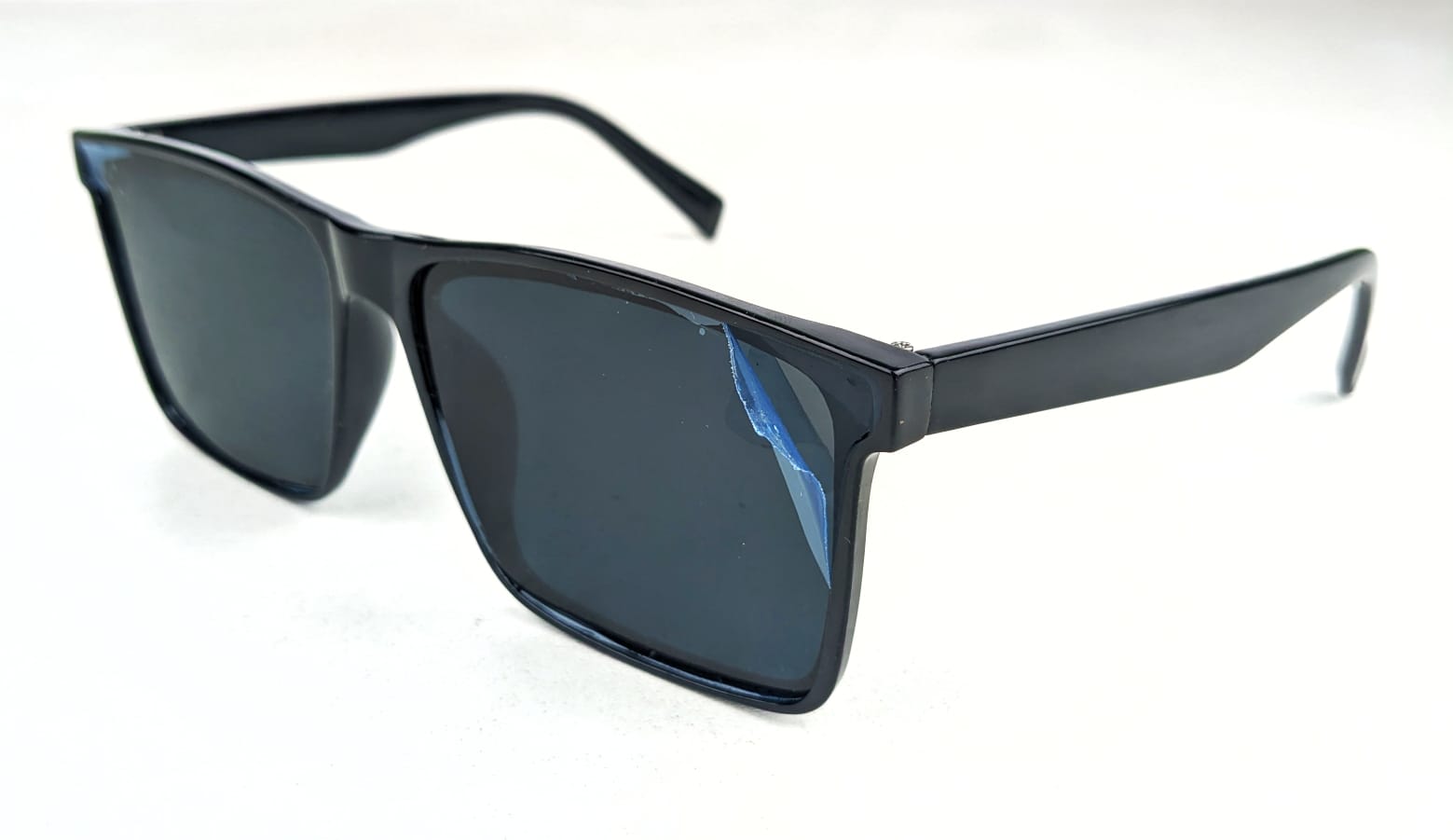 Picture of Polarized Double Poly ultra light Flexible Sunglass for man New Trendy Look Very Stylish Black Sunglass for Men DX11p
