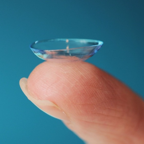 Picture of How to Wear Contact Lenses, Contact Lenses for Beginners, How to Put in Contact Lens CLU