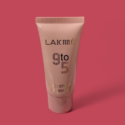 Picture of Lakm-e 9 to 5  Face Stylist Foundation