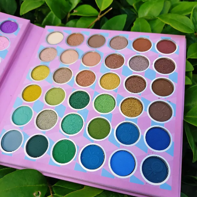 Picture of 72 Color Eye Shadow Powder Palette Customized Clamshells Eyeshadow Multichrome Dropshipping Makeup Glitter Eyeshadow