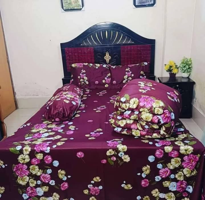 Picture of 5 Pieces Comforter + Bed Sheet Combo Set