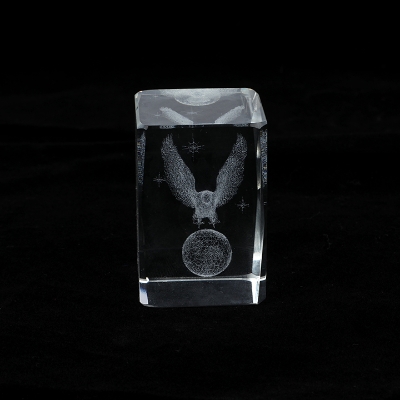 Picture of Crystal Eagle Paperweight