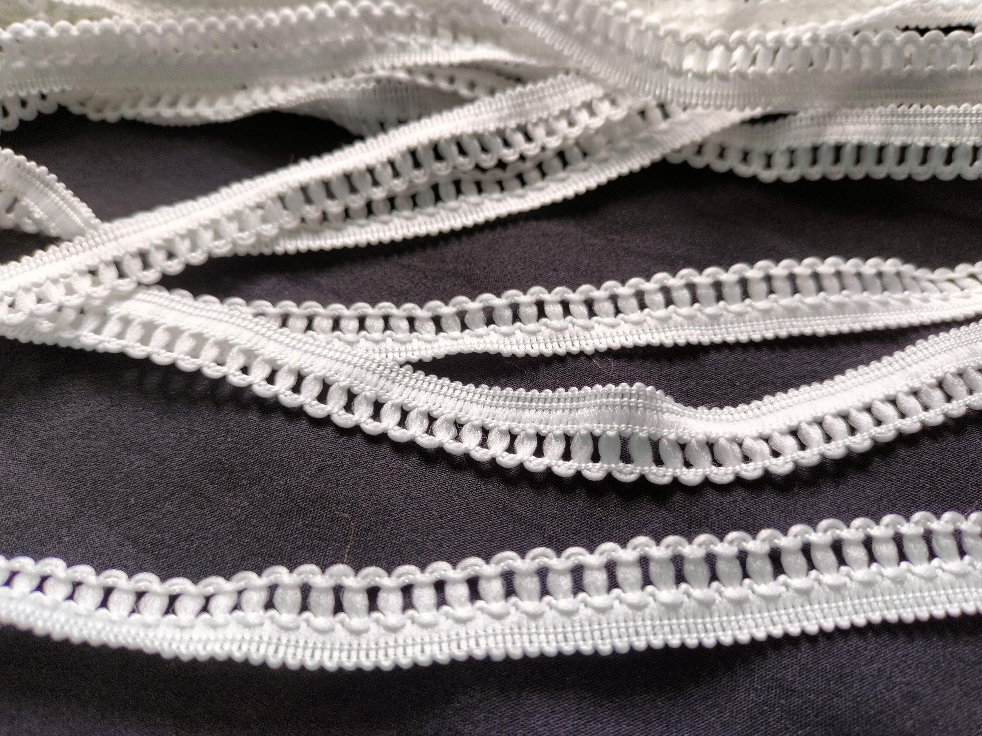 Picture of 28-30 Yard cotton lace