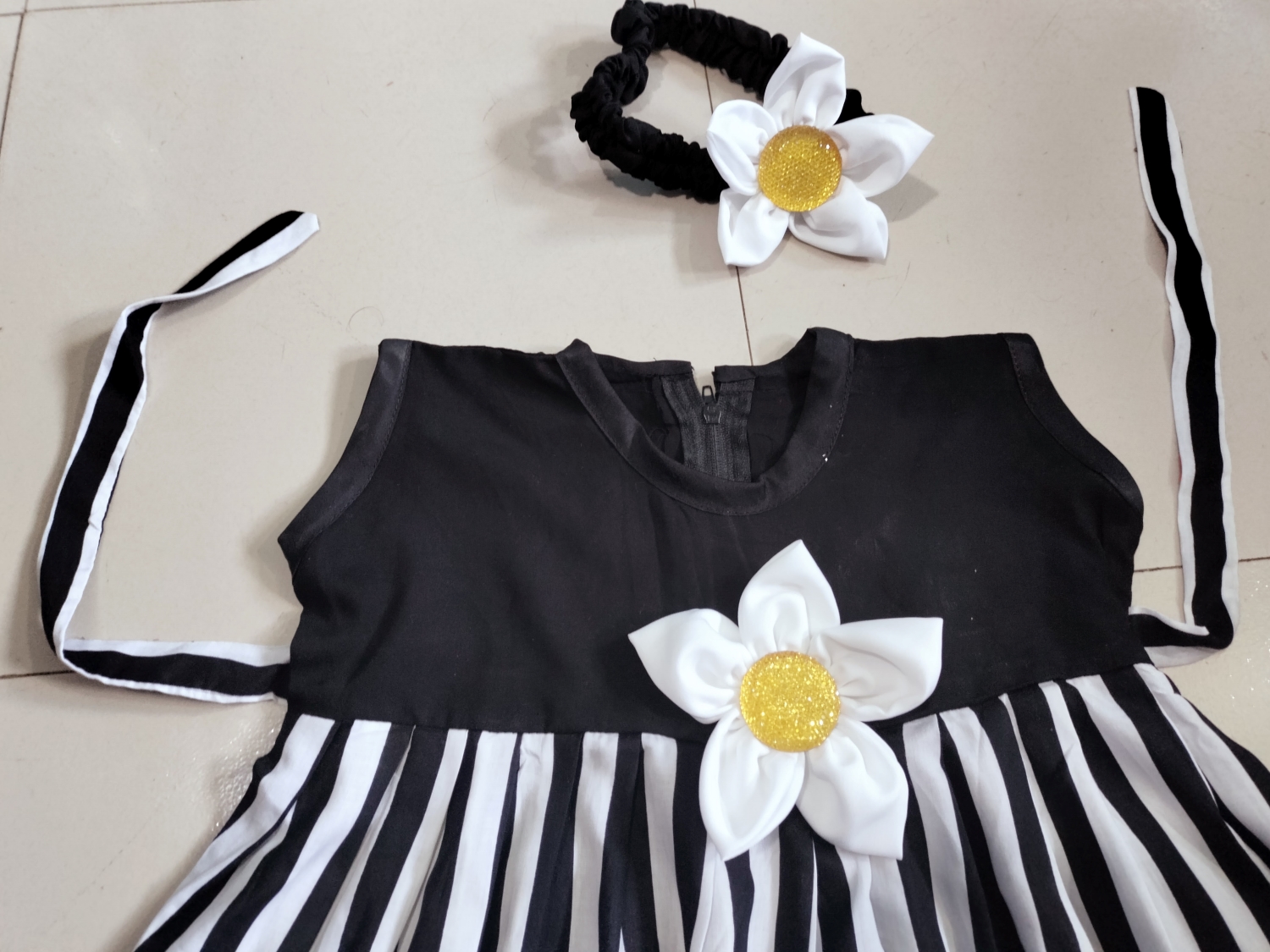 Picture of Handmade Baby girls Fashionable beautiful dress for 0-12 years babies