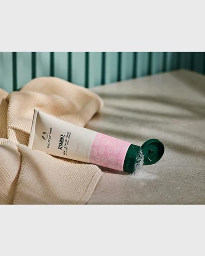 Picture of The Body Shop Vitamin E Gentle Facial Wash 125ml