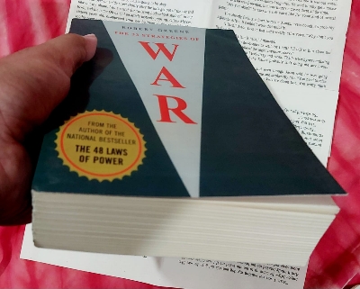 Picture of The 33 Strategies of War by Robert Greene