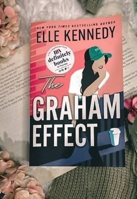 Picture of The Graham Effect Book by Elle Kennedy - Paperback