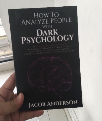 Picture of How to Analyze People with Dark Psychology by Jacob Anderson - Paperback