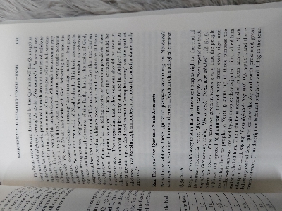 Picture of Exploring the Qur'an: Context by Muhammad Abdel Haleem (Premium Paperback)
