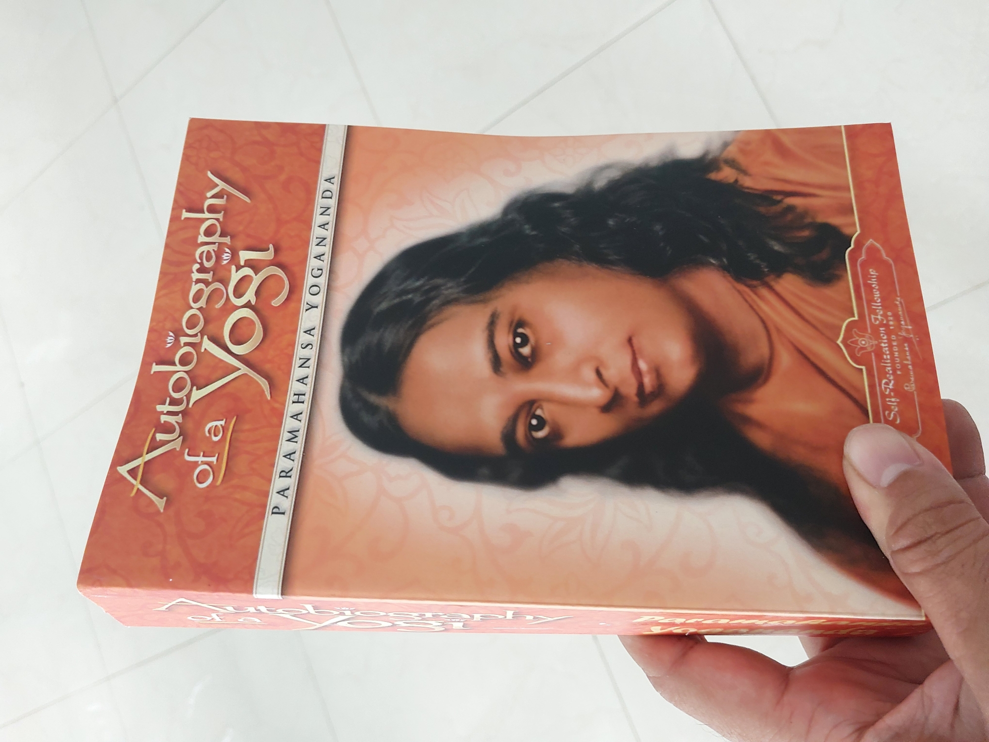 Picture of Autobiography of a Yogi Book by Paramahansa Yogananda (Premium Paperback)