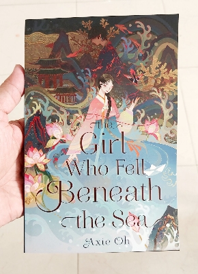 Picture of The Girl Who Fell Beneath the Sea Book by Axie Oh