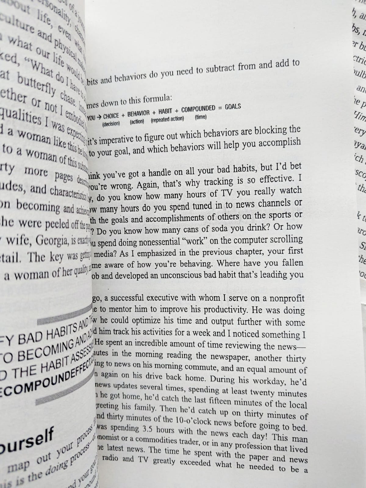 Picture of The Compound Effect Book by Darren Hardy