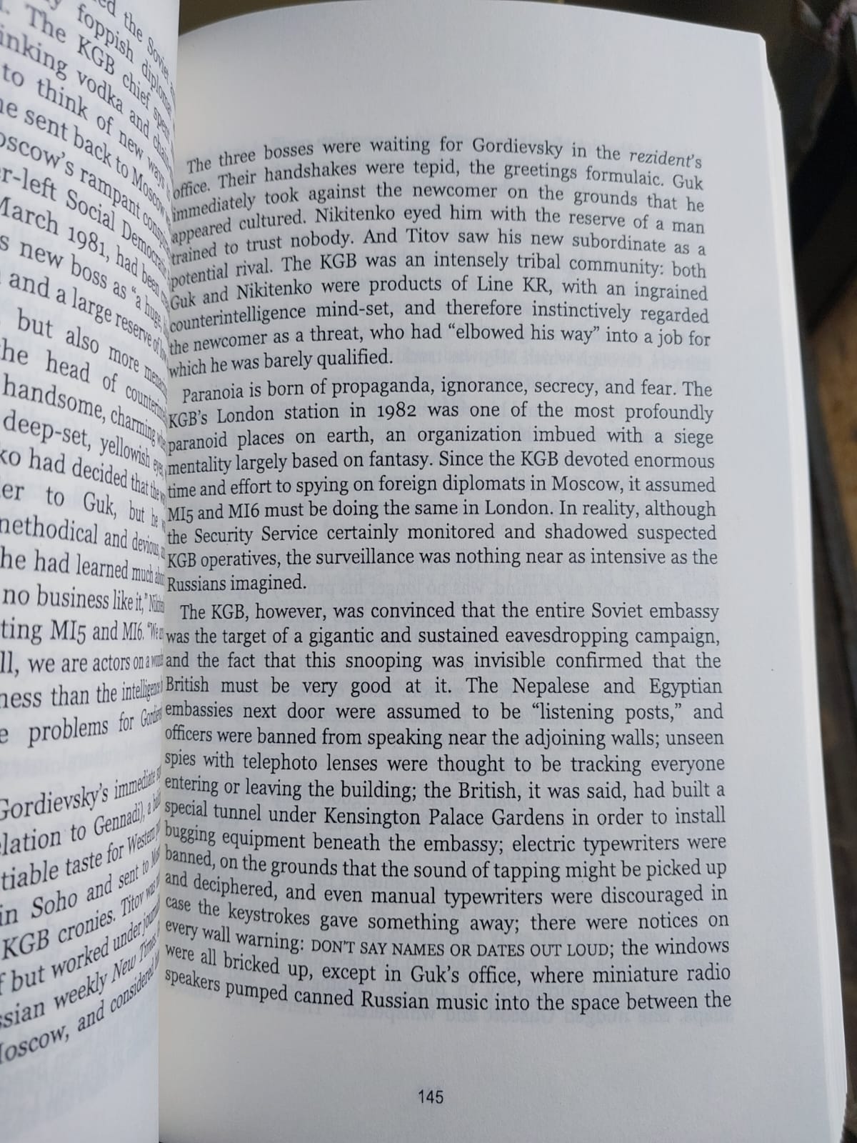 Picture of Prisoners of Geography: The Quiz Book: How Much Do You Really Know About the World? Book by Tim Marshall (Paperback)