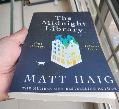 Picture of The Midnight Library by Matt Haig (Premium Quality Paperback)