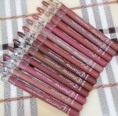  Flormar Rouge 12 Colors Wood Lip Pencil Set with Banners Cap 12pcs