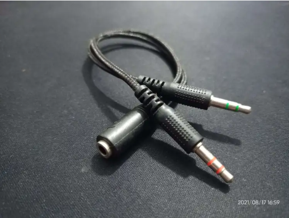 Picture of 3.5mm AUX Audio Mic Splitter Cable Earphone Headphone Adapter PC Headphone Converter headphone converter for pc