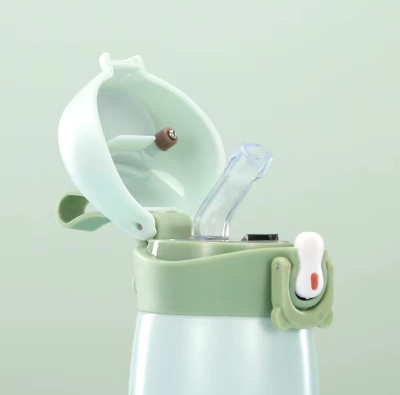 Picture of Cute Bear Thermal Water Bottle for Kids,Smart Display,Thermometer,Mug with Straw,Stainless Steel Insulated Cup,500ml