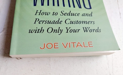 Picture of Hypnotic Writing: How to Seduce and Persuade Customers with Only Your Words by Joe Vitale