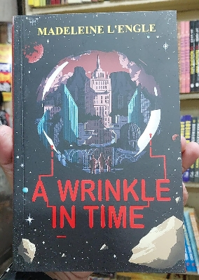 Picture of A Wrinkle in Time Novel by Madeleine L'Engle (Paperback)