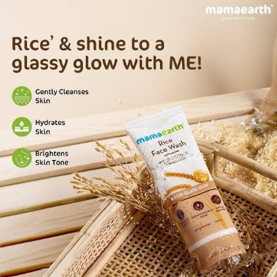 Picture of Mamaearth Rice Face Wash With Rice Water & Niacinamide for Glass skin 100ml .