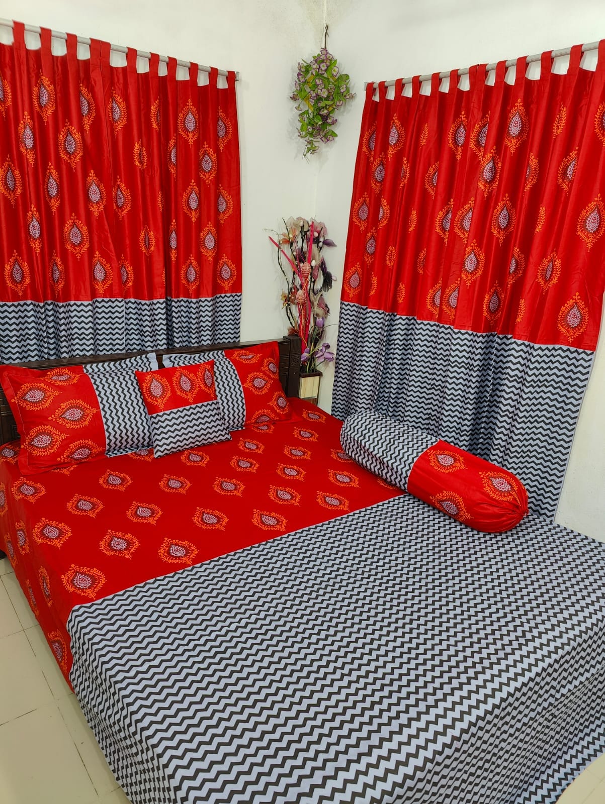Picture of Block Bed Sheet With Two Pillow Covers