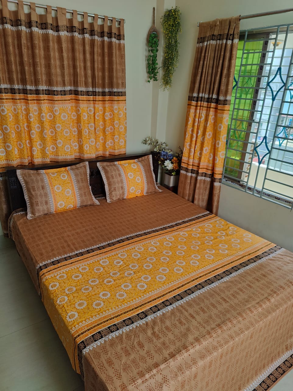 Picture of Block Bed Sheet With Two Pillow Covers