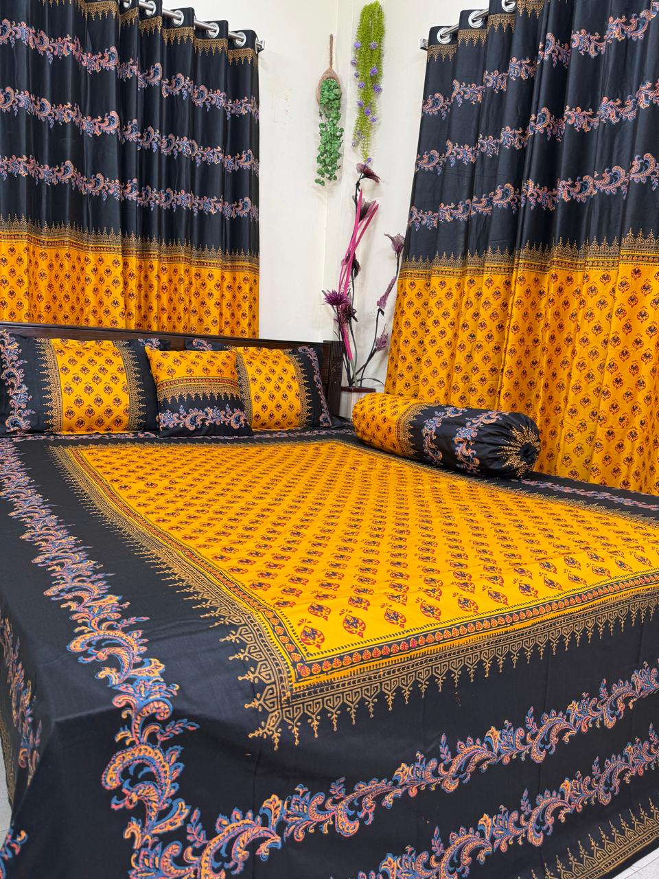 Picture of Block Bed Sheet With Two Pillow Covers