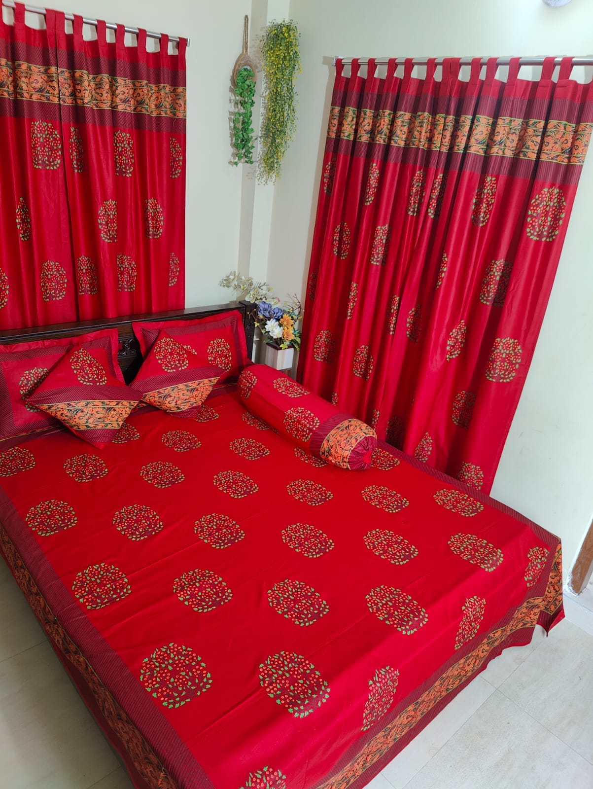 Picture of Block Bed Sheet With Two Pillow Covers