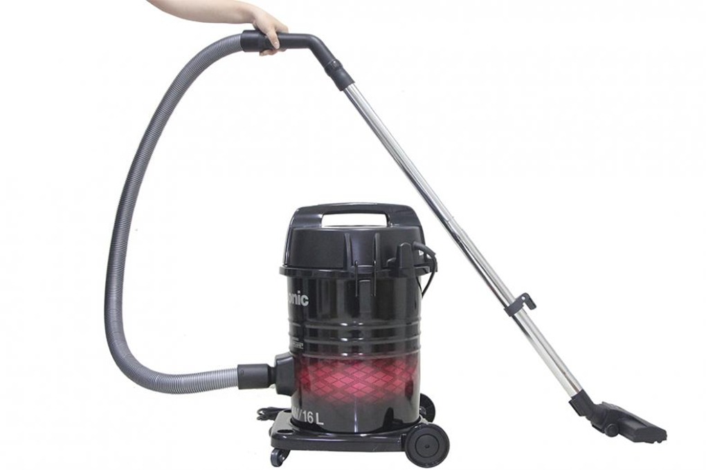 Picture of Panasonic MC-YL631 Drum Type Vacuum Cleaner with Blower Function (1700Watts)