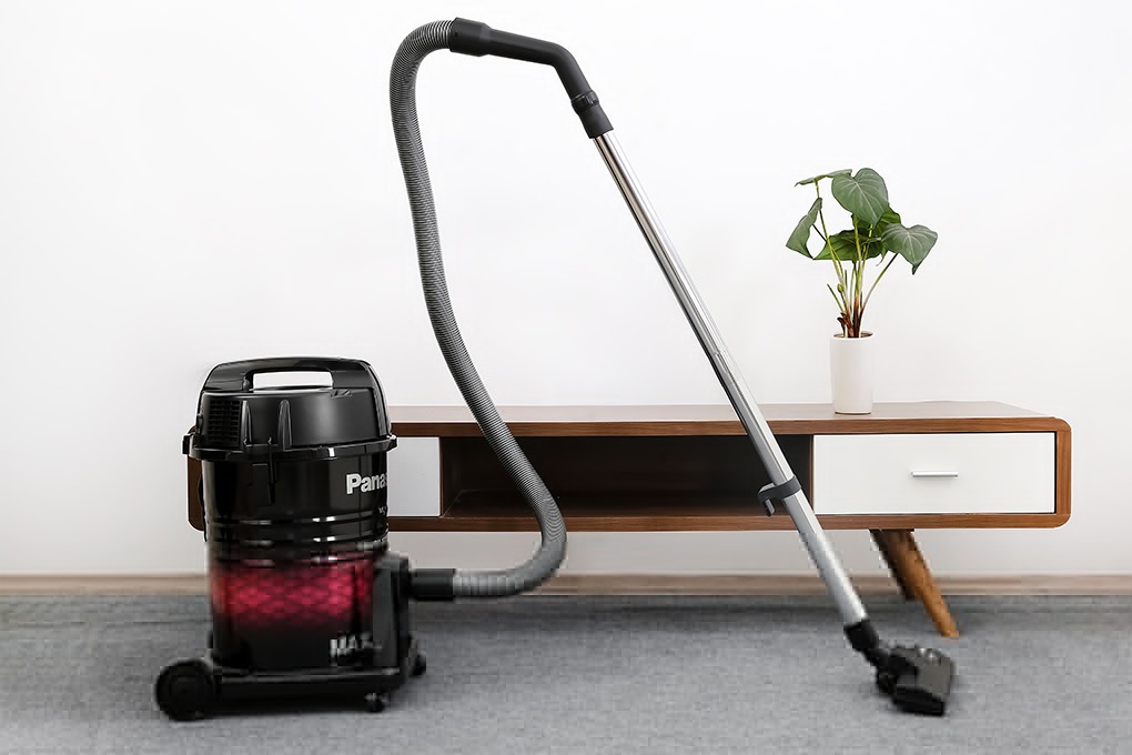 Picture of Panasonic MC-YL631 Drum Type Vacuum Cleaner with Blower Function (1700Watts)