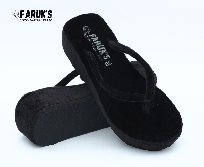 Picture of New Trendy Women And Girls Flat Sandals For Casual Look In Slide Kickonn sandals ,Slide,Clogs and designable sandals for Women's and Girl's, Women's sandals , summer shoes, beach shoes