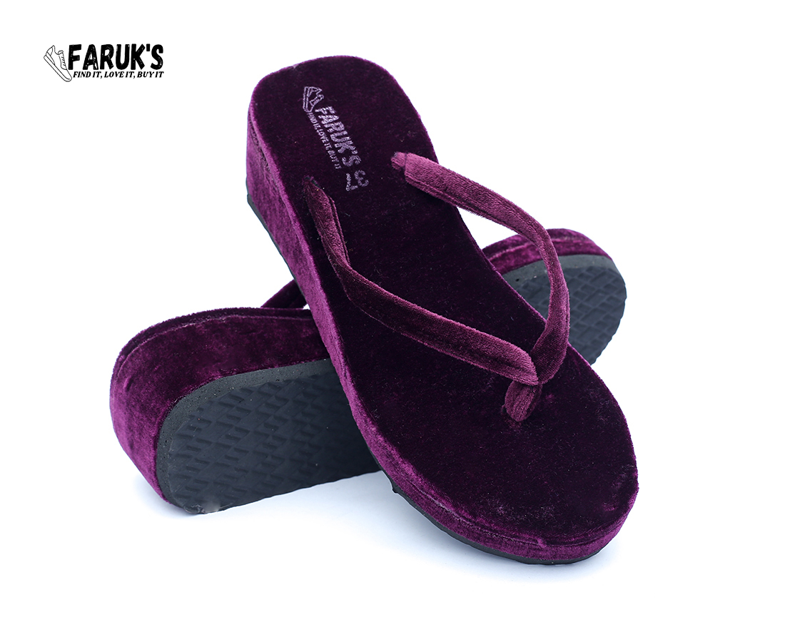 Picture of New Trendy Women And Girls Flat Sandals For Casual Look In Slide Kickonn sandals ,Slide,Clogs and designable sandals for Women's and Girl's, Women's sandals , summer shoes, beach shoes