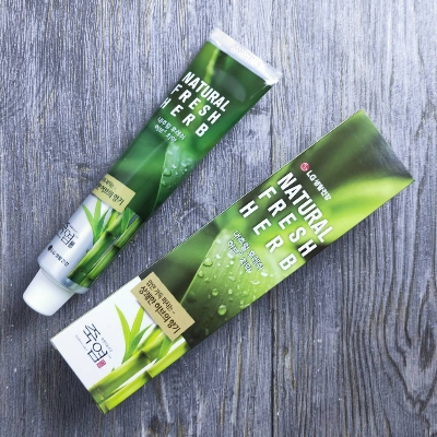 Picture of Activated carbon tooth whitening toothpaste, reducing bad breath LG Natural Fresh Herb Korea 160g