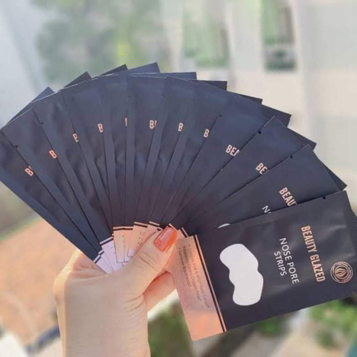 Picture of BEAUTY GLAZED NOSE PORE STRIPS -1 PIECES