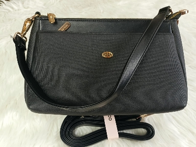 Picture of 1 pcs China imported Side and solder bag ,woman  Solder bag , stylish girls/Ladies bag ,
